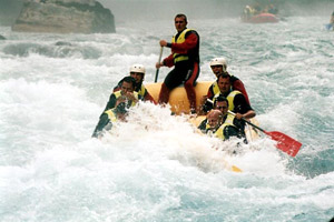 In the rafting a big role plays the guide who rules the boat with the main oar