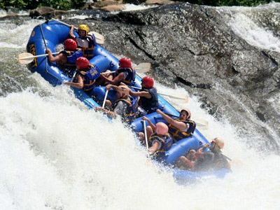 Sometimes the rafting offers many extreme situations