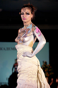 The masters in the Bulgarian fashion decorated themselves with Golden Needle 2008
