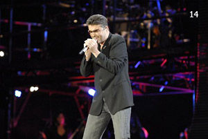Джордж Майкъл по време на грандиозния концерт на стадион “Локомотив”