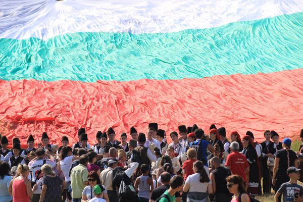 Трибагреникът на Рожен 2016 ще се превърне в хиляди знамена