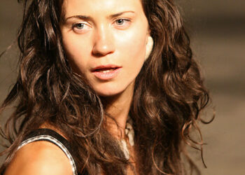 МАРИЯ БОГДАНОВА С МОДЕН ПОЗДРАВ