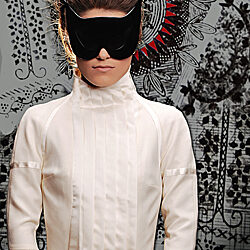 МИРОСЛАВА ЦАНЕВА ПОЛУЧИ ДИПЛОМА ЗА ИМИДЖМЕЙКЪР