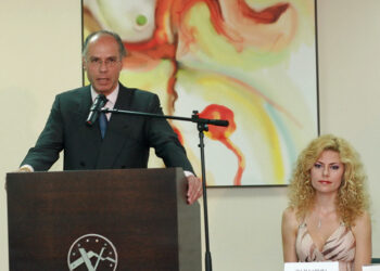 ИТАЛИАНСКИЯТ ПОСЛАНИК ДАДЕ ВИСОКА ОЦЕНКА НА ПРОФ. ЛЮБОМИР СТОЙКОВ