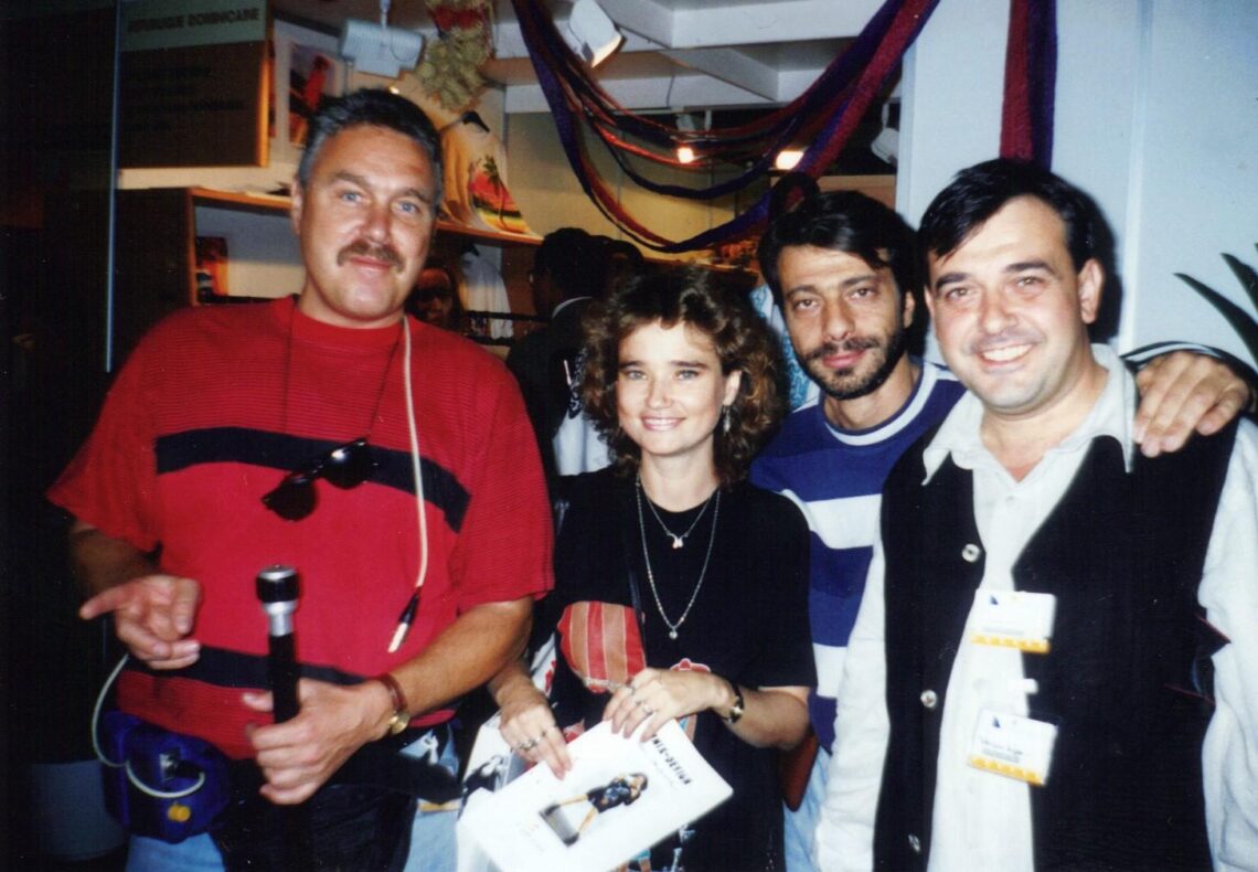 БЛЯСЪК: НАЧАЛО И ВЪЗХОД НА ПЪРВОТО БГ ТЕЛЕВИЗИОННО ПРЕДАВАНЕ ЗА МОДА