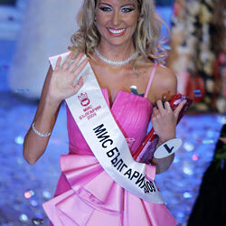 МИС БЪЛГАРИЯ 2009 Е АНТОНИЯ ПЕТРОВА