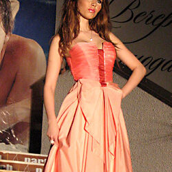 ВЕЧЕРИ НА МОДАТА 2010 ЗАПОЧНАХА С МНОГО ЕЛЕГАНТНОСТ И ИЗИСКАНОСТ