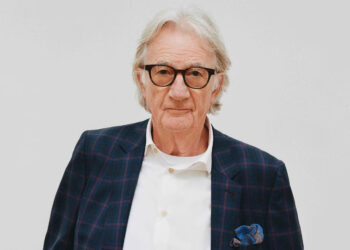 ПОЛ СМИТ ПРЕДСТАВЯ НОВАТА СИ КОЛЕКЦИЯ В ТОКИО