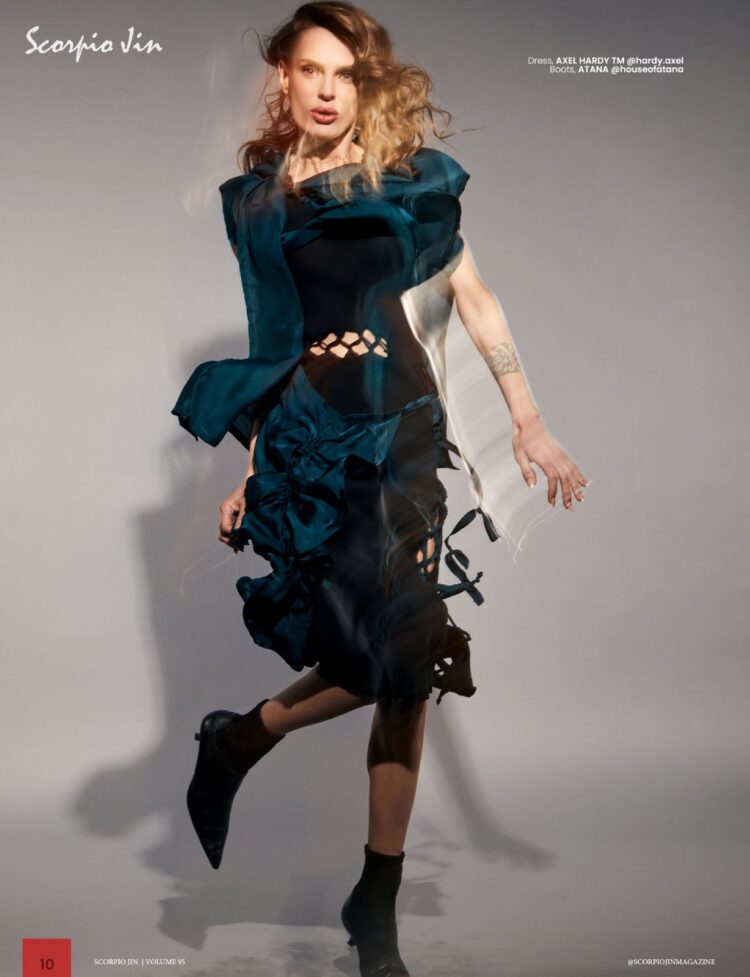 Тоалет на Аксел Харди на корицата на Scorpio Jin Magazine