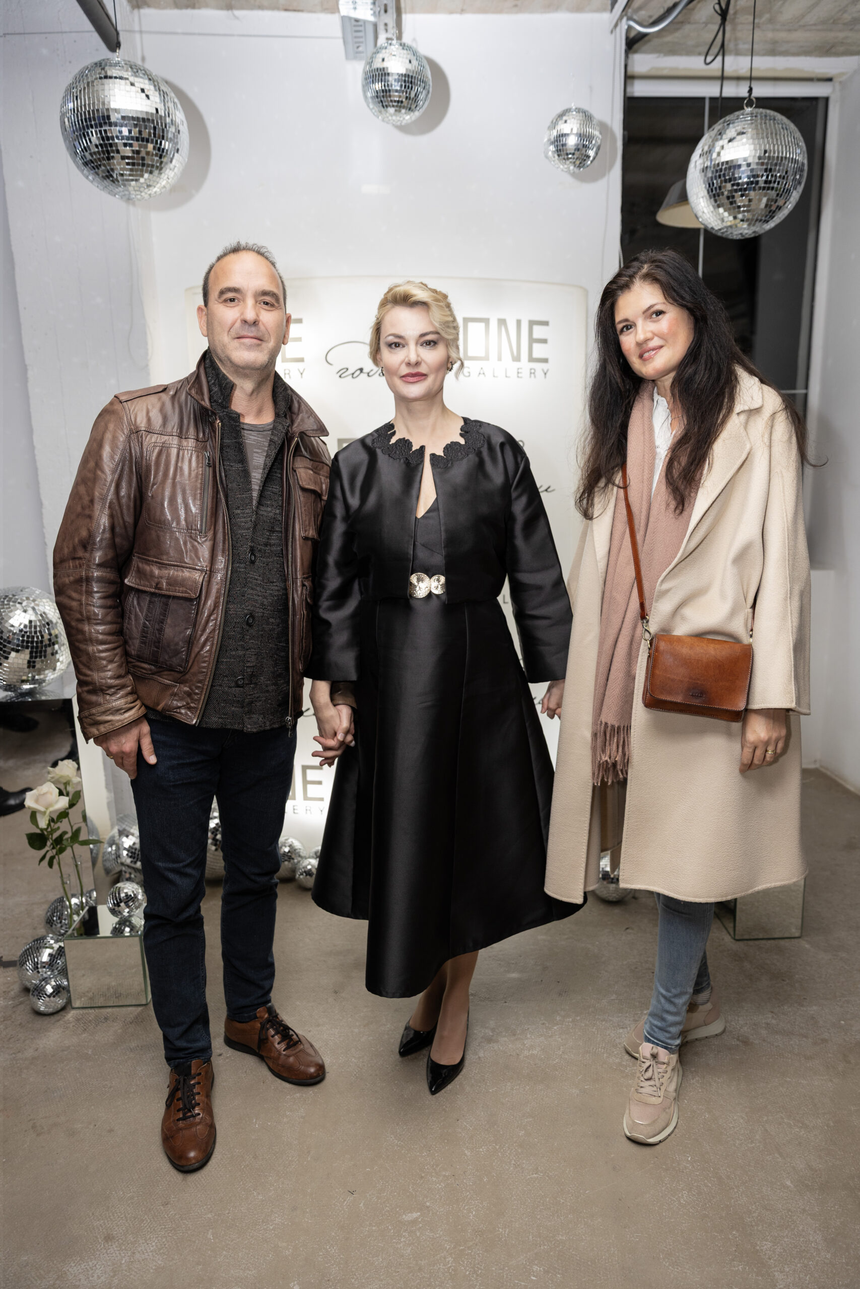 Иван Тафров (ляво), Десислава Зафирова (в средата). Фото: Алма комуникация / Петър Станев