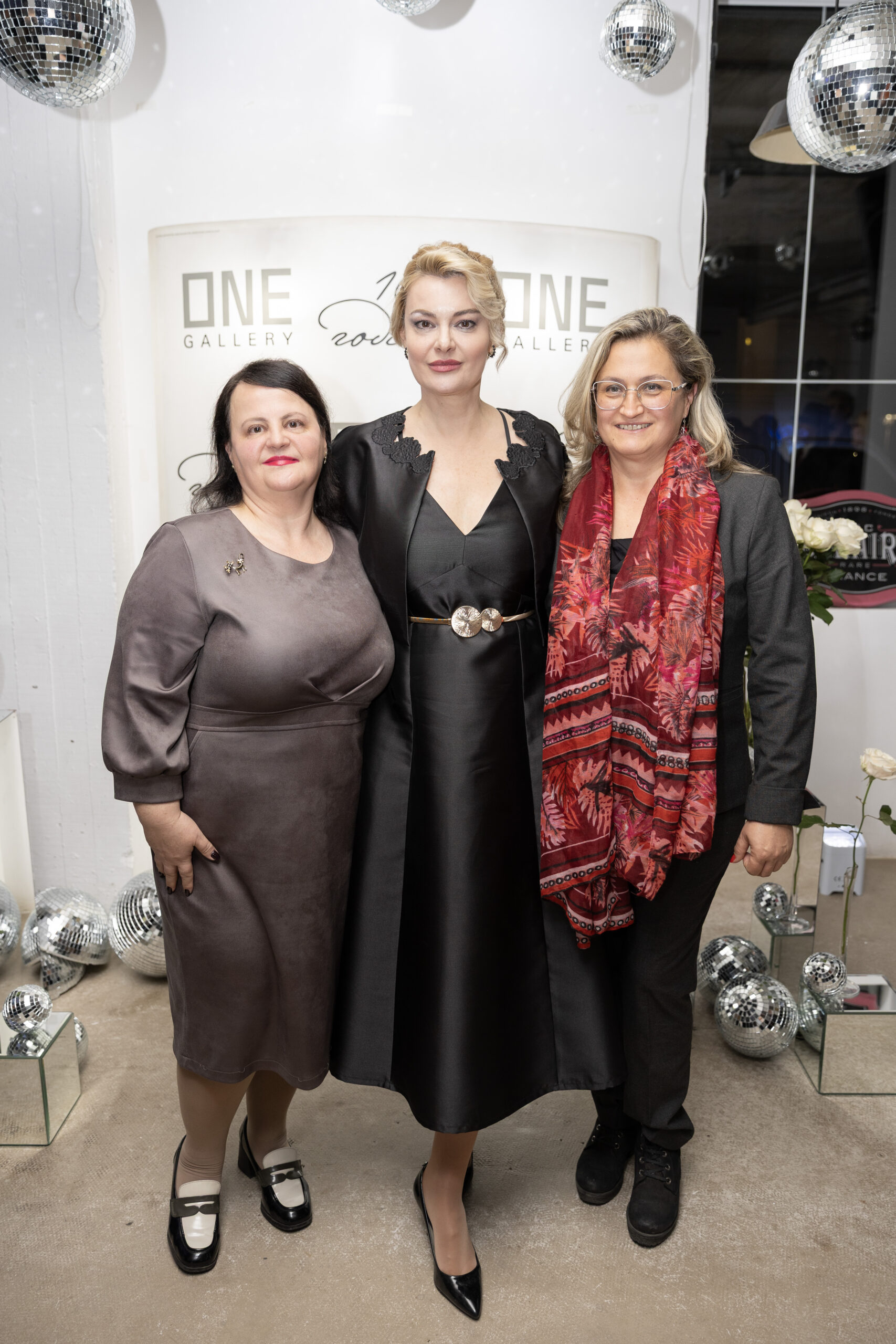 Десислава Зафирова (в средата). Фото: Алма комуникация / Петър Станев