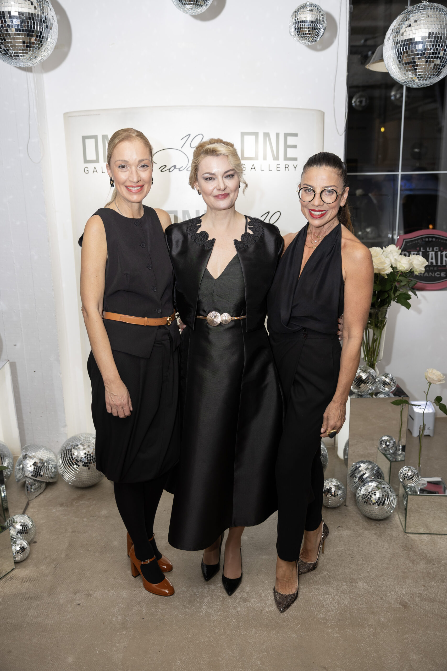 Десислава Зафирова (в средата). Фото: Алма комуникация / Петър Станев