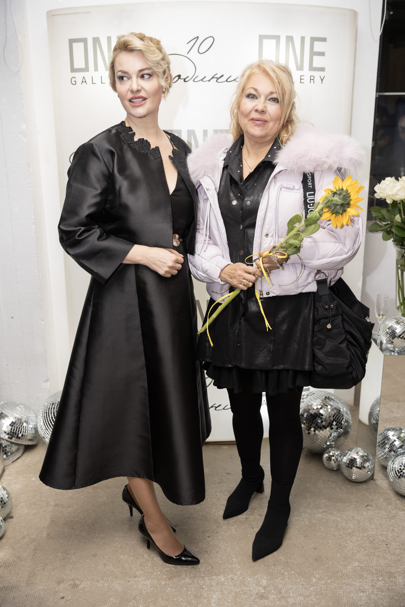 Десислава Зафирова (ляво). Фото: Алма комуникация / Петър Станев