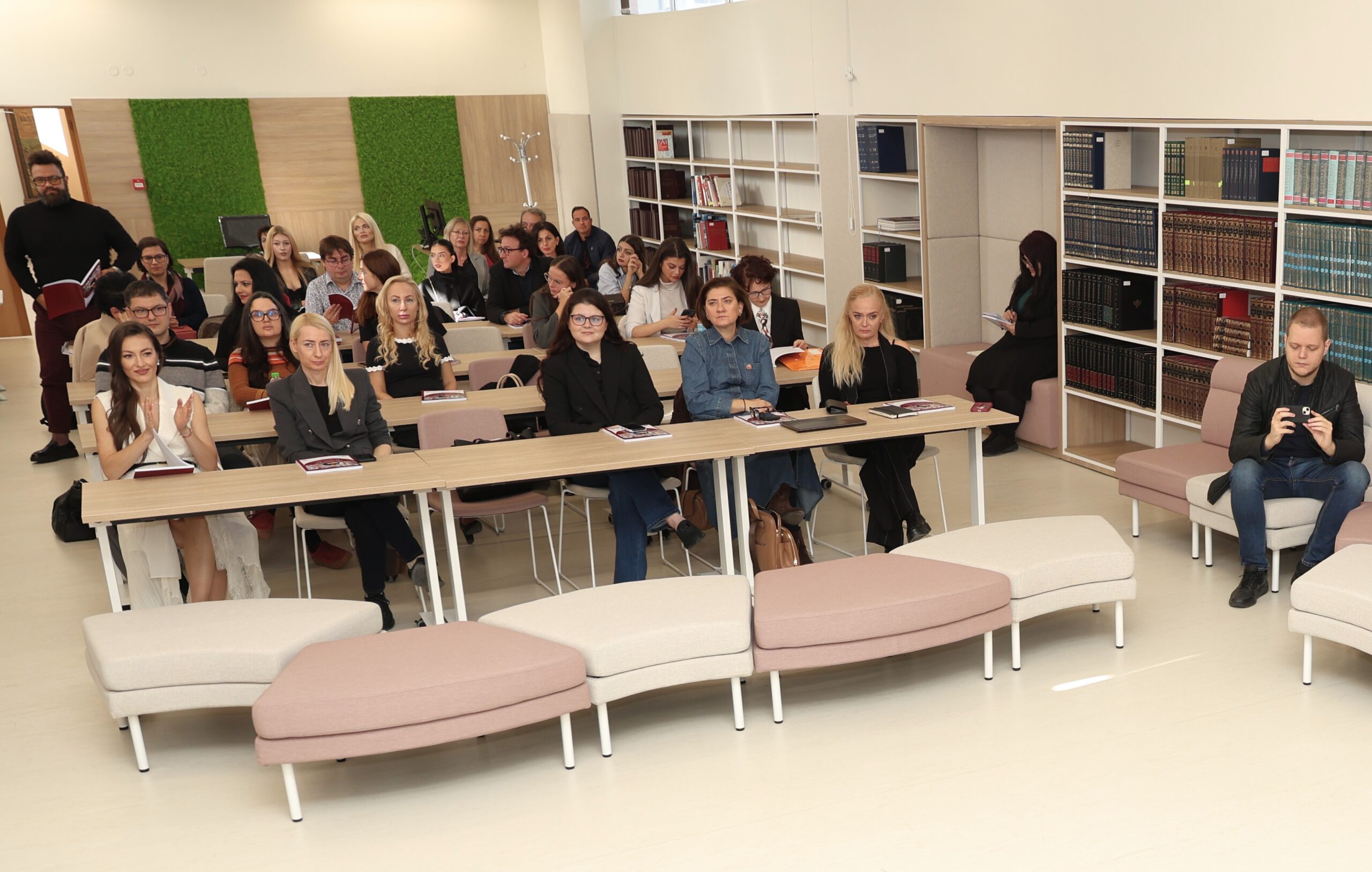 Премиера на Докторантски сборник №5 в чест на проф. д.н. Любомир Стойков. Фото: Алма комуникация / Петър Станев