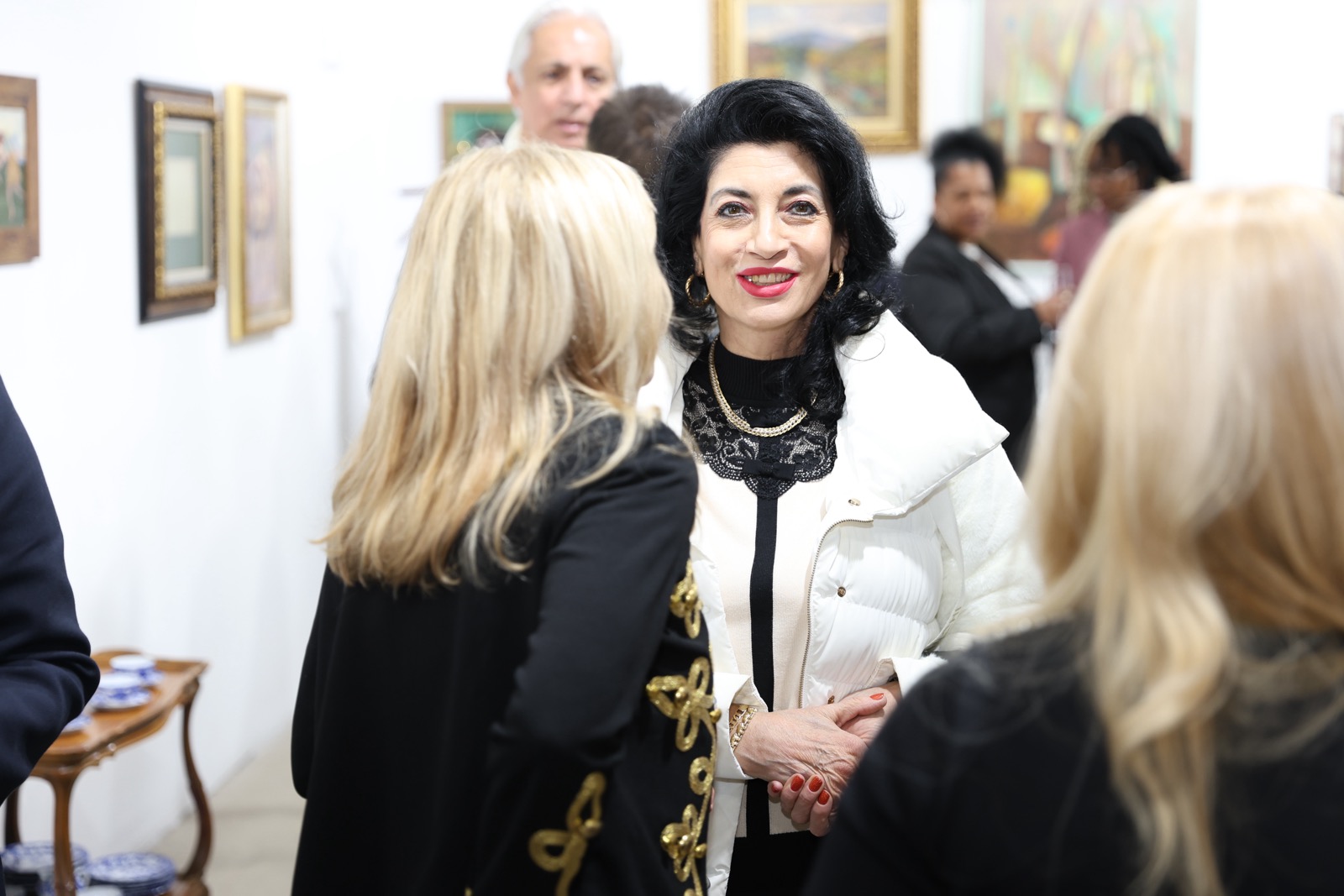 Гости на ONE Gallery. Фото: Алма комуникация / Петър Станев