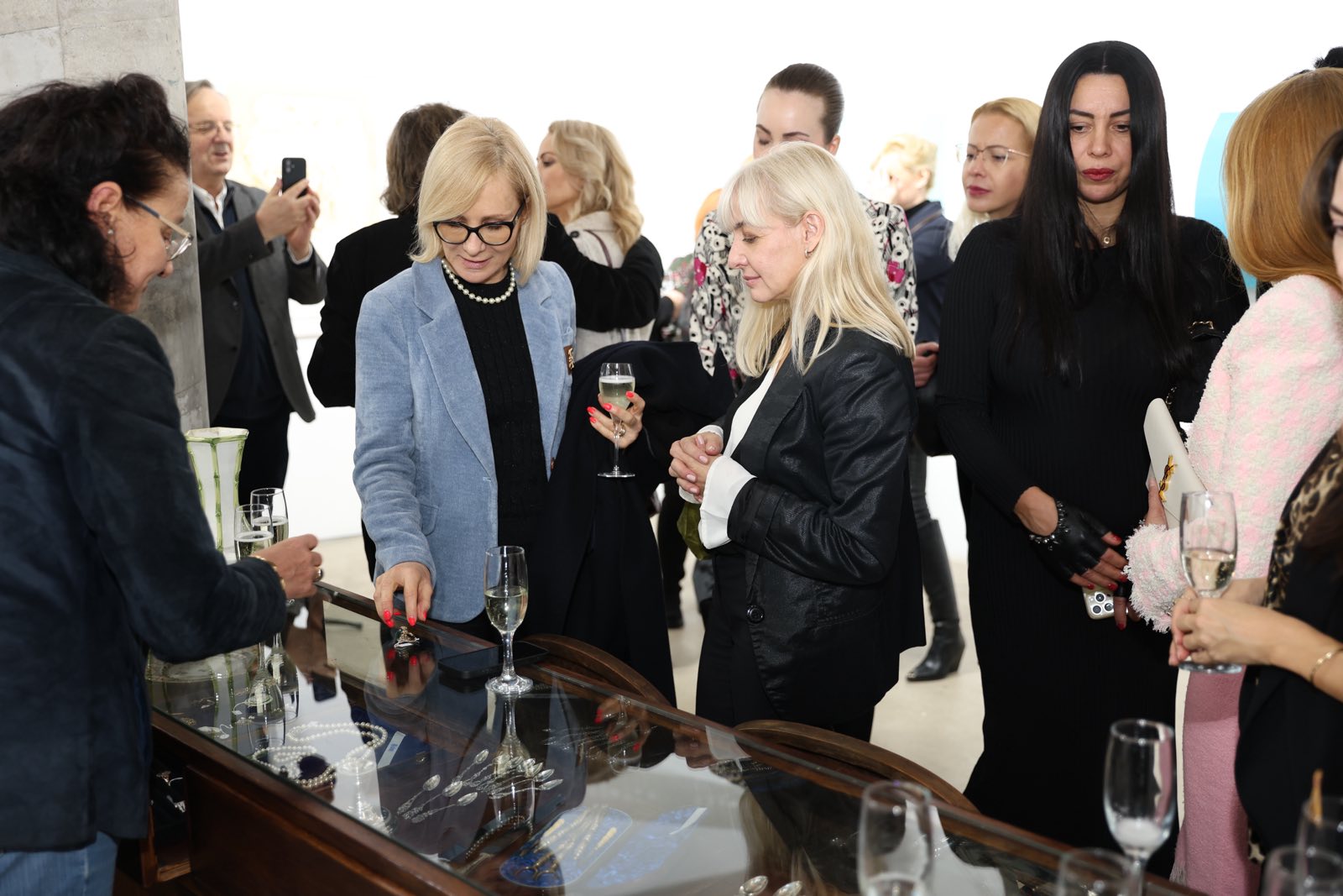 Гости на ONE Gallery. Фото: Алма комуникация / Петър Станев