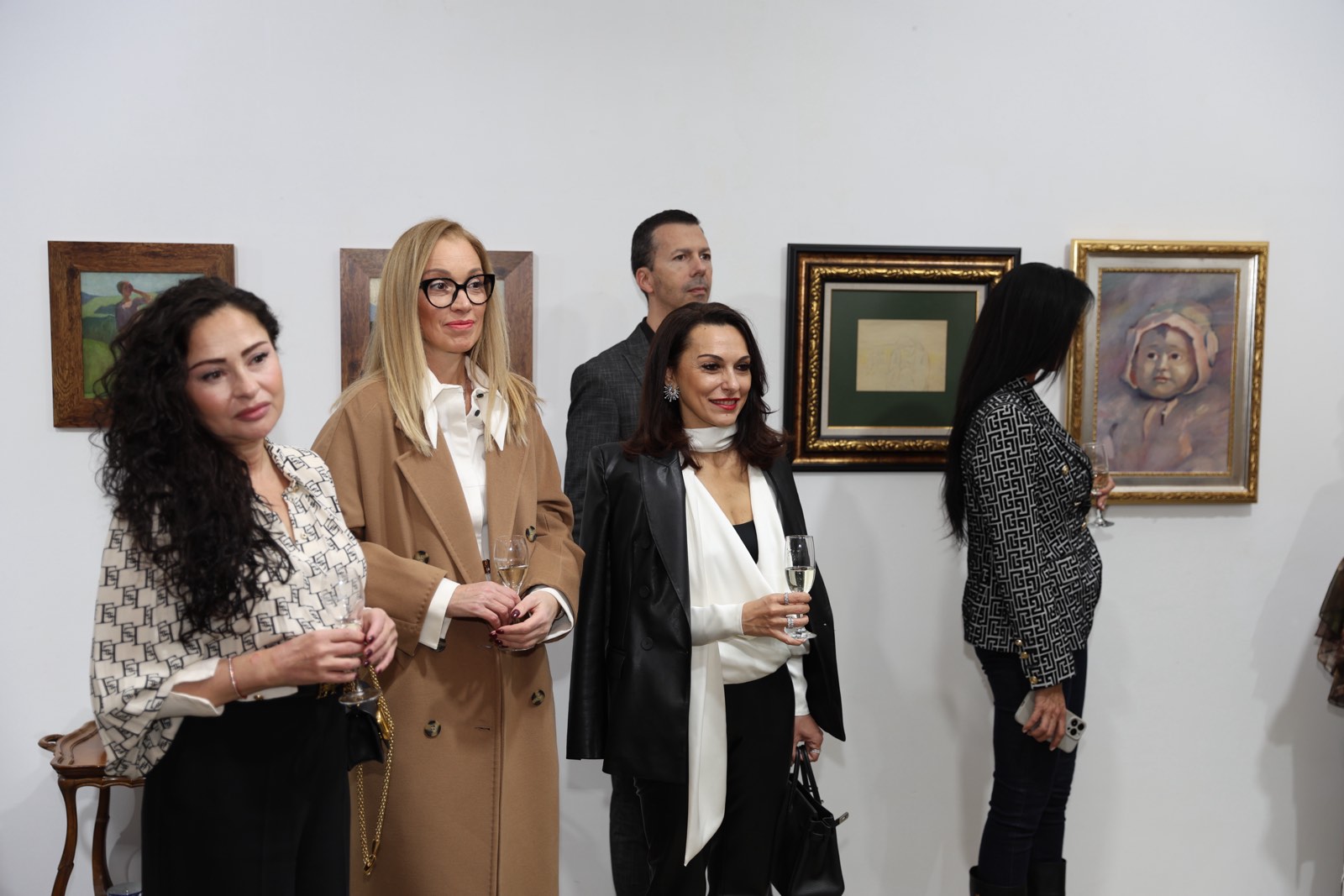 Гости на ONE Gallery. Фото: Алма комуникация / Петър Станев