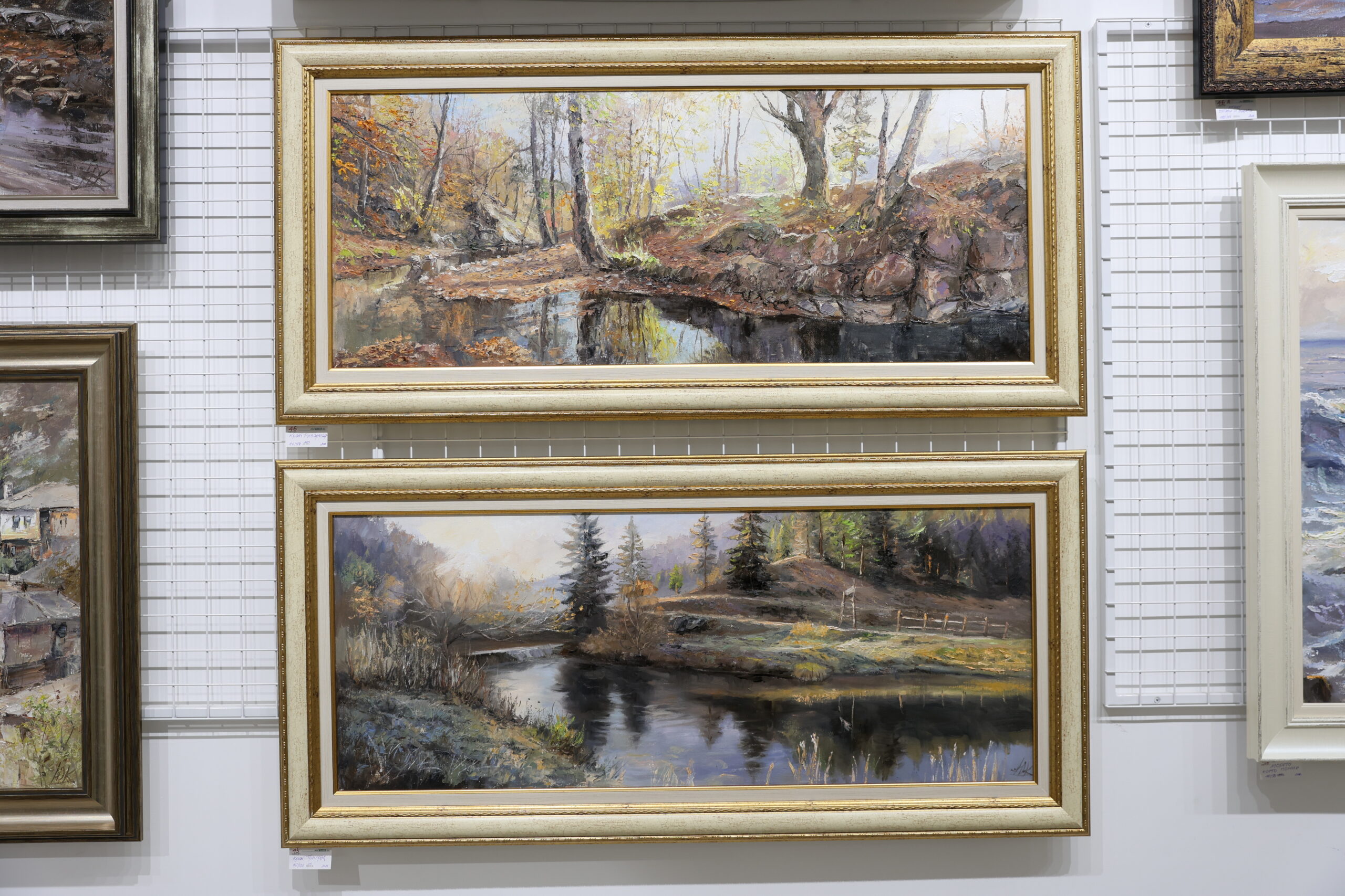 Картини на Юрий Ковачев от изложбата „Споделеност“. Фото: Алма комуникация / Петър Станев