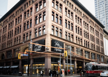 Възможен фалит на Saks Global заплашва десетки модни брандове