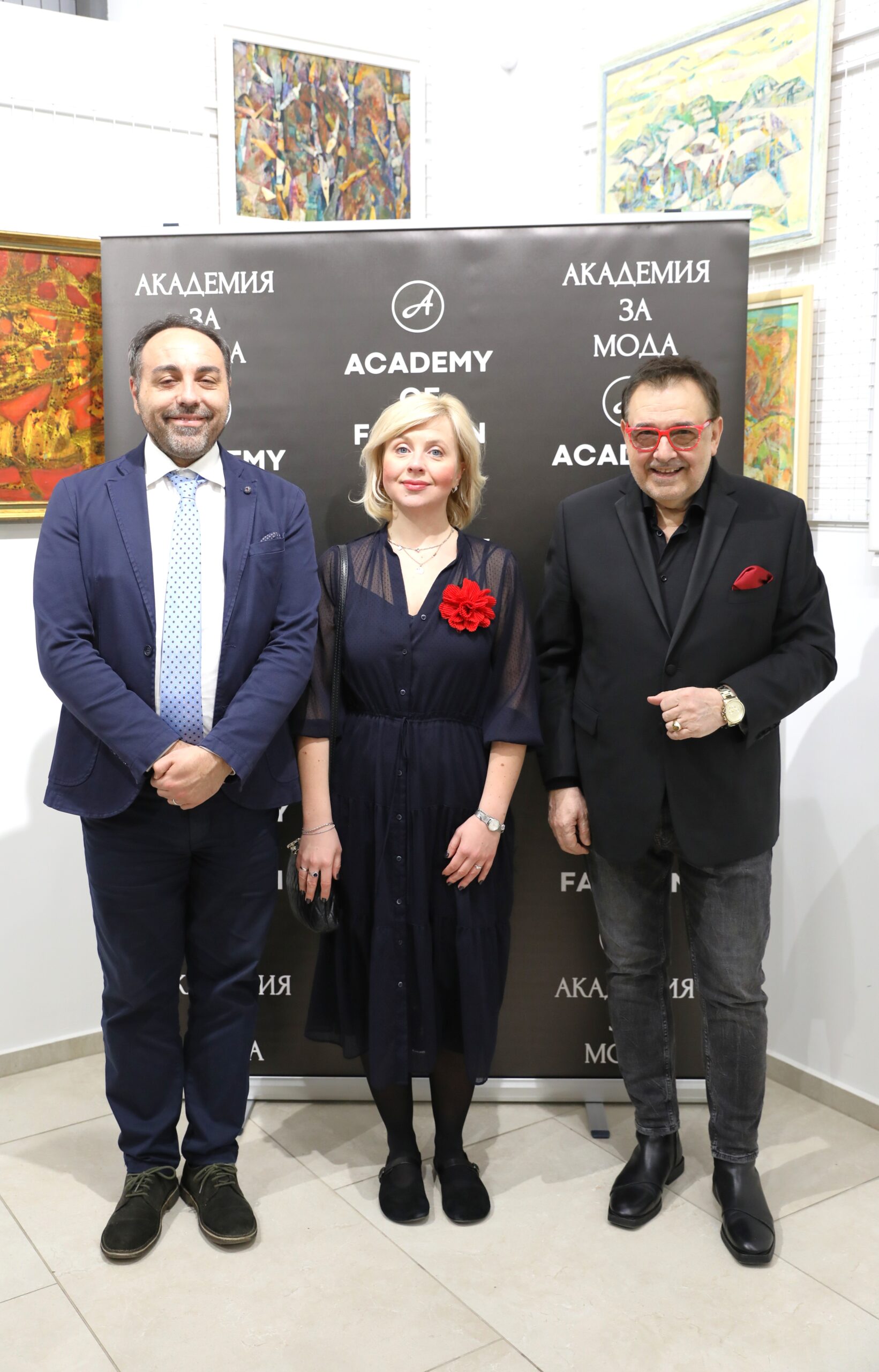 Проф. Любомир Стойков заедно с Андреа Д'Андреа и неговата съпруга. Фото: Академия за мода / Петър Станев