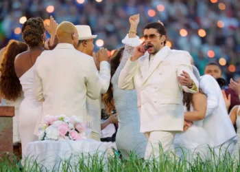 Минимализмът като послание: как Bad Bunny остави модата на заден план по време на Super Bowl