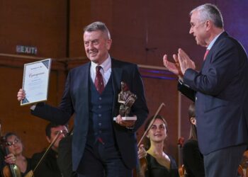 Акад. Чавдар Славов награден за изключителен принос в медицината