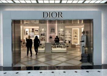 Луксът под натиск: LVMH отчита спад в ключовия си моден сектор